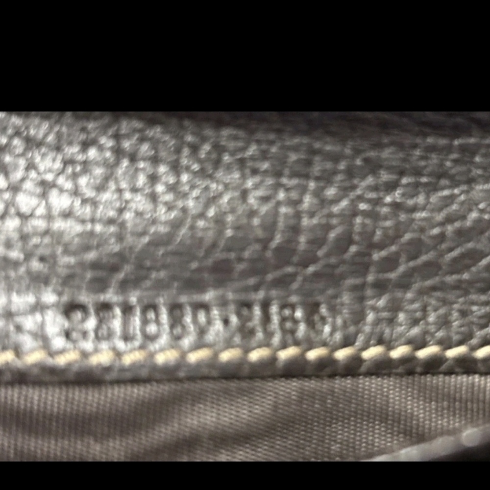 Authentic Vintage Gucci Beige and Dark Brown Women's Wallet - Picture 2 of 7